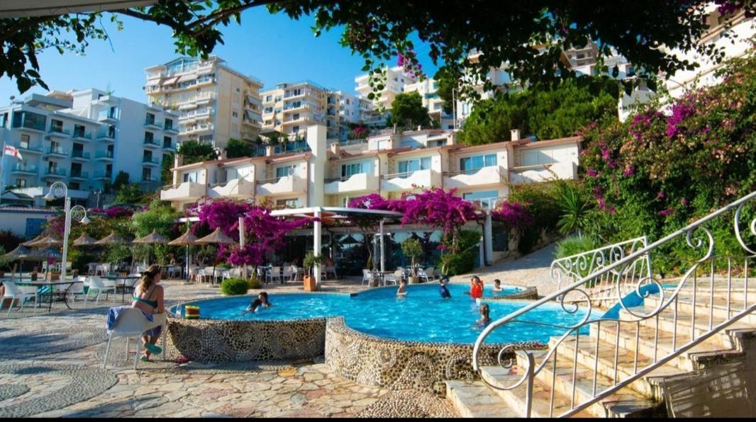 Bougainvill Sunset Villa Sarandë Buitenkant foto