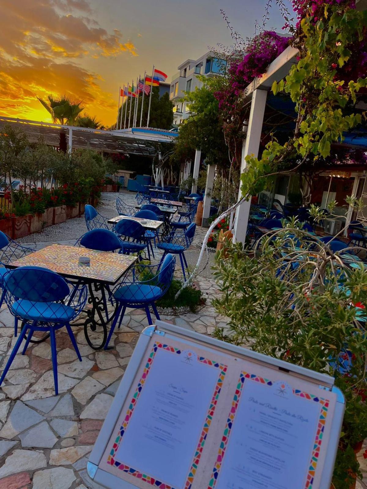 Bougainvill Sunset Villa Sarandë Buitenkant foto