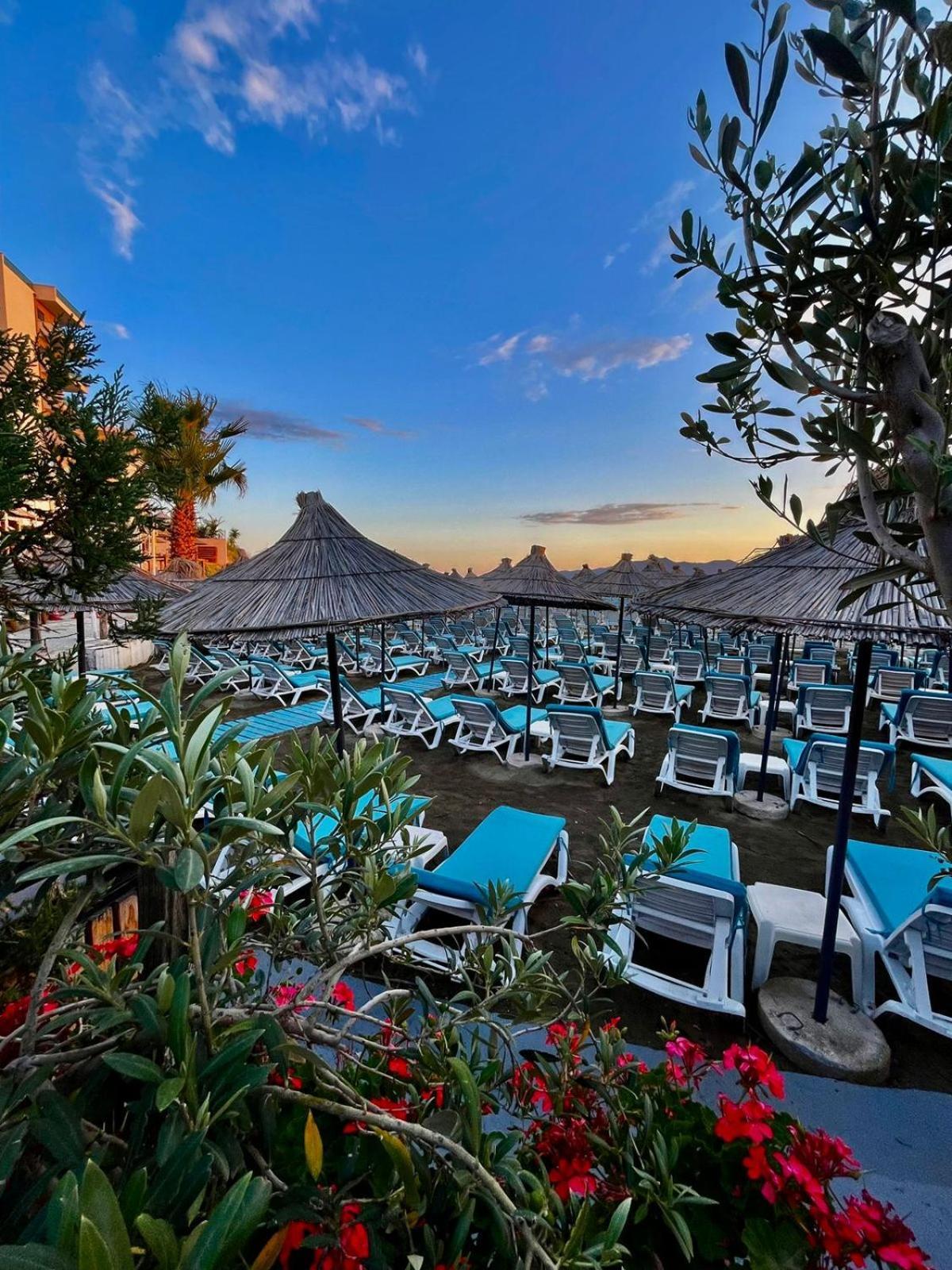 Bougainvill Sunset Villa Sarandë Buitenkant foto