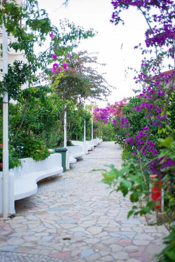 Bougainvill Sunset Villa Sarandë Buitenkant foto